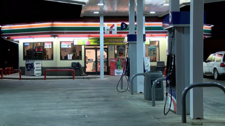 7-Eleven at 50th & University Avenue, Robbed All The Time - 720