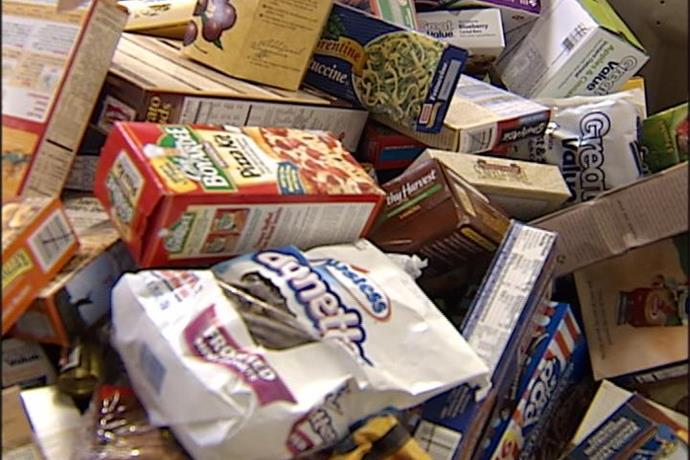 Summer of Sharing Gathers Food For the Needy_-6437592855715691433