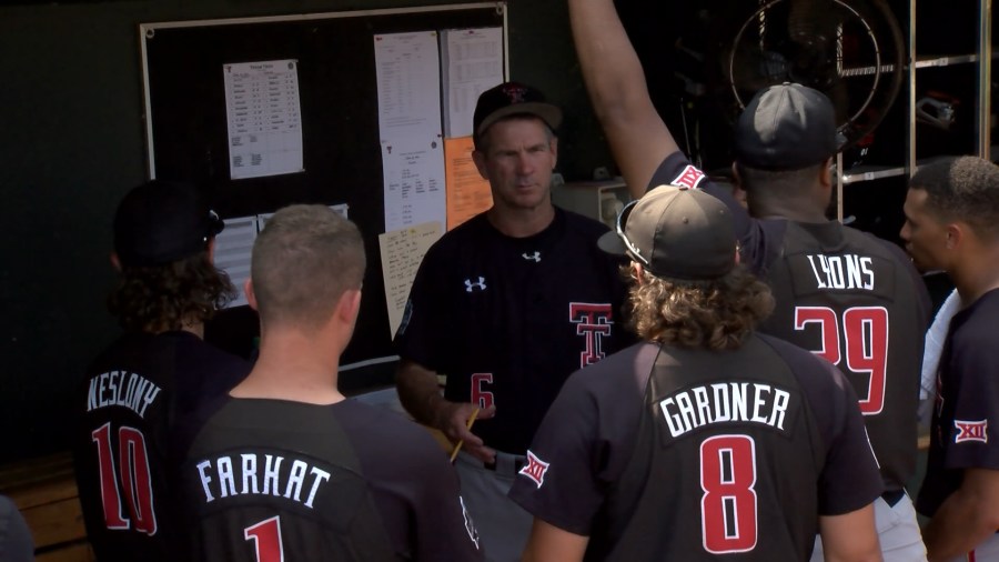 tadlock with players pre UF_1466550723462.jpg