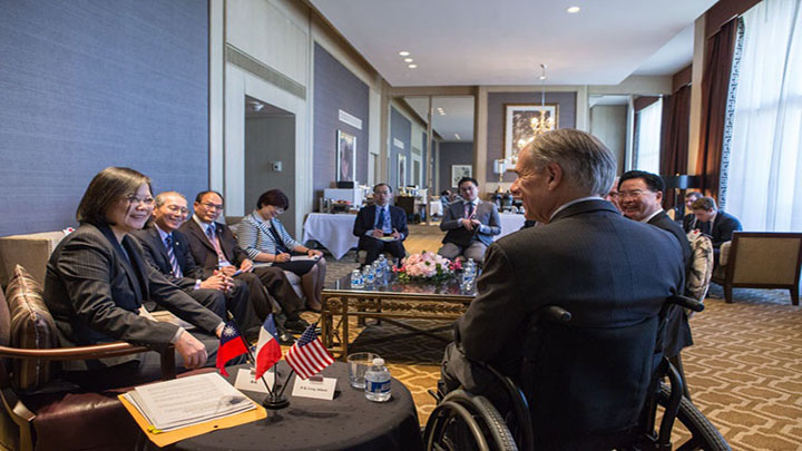 Abbott Meets with Taiwan President in Houston [2] (1-8-17) - 720
