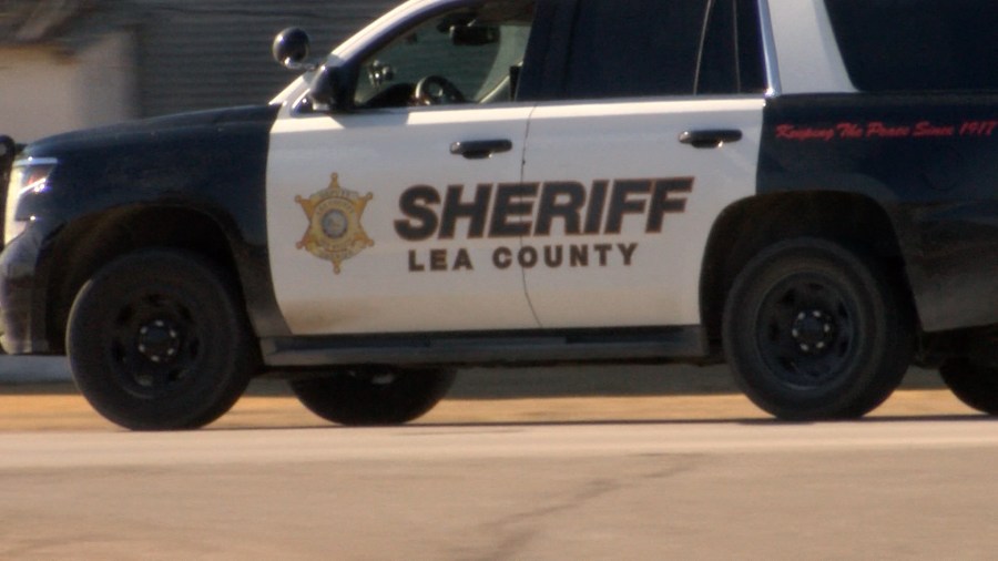 LEA COUNTY SHERIFF'S DEPUTY CAR_1485665529343.jpg