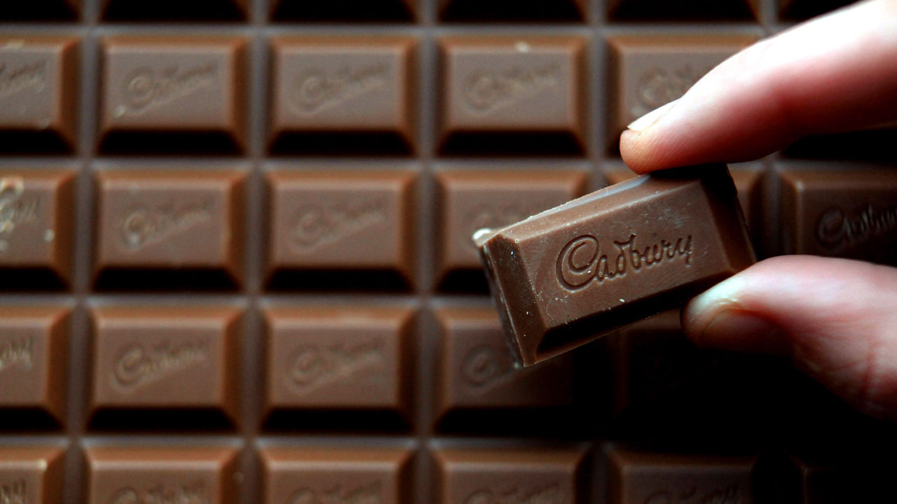 Cadbury milk chocolate candy bar pieces56396059-159532