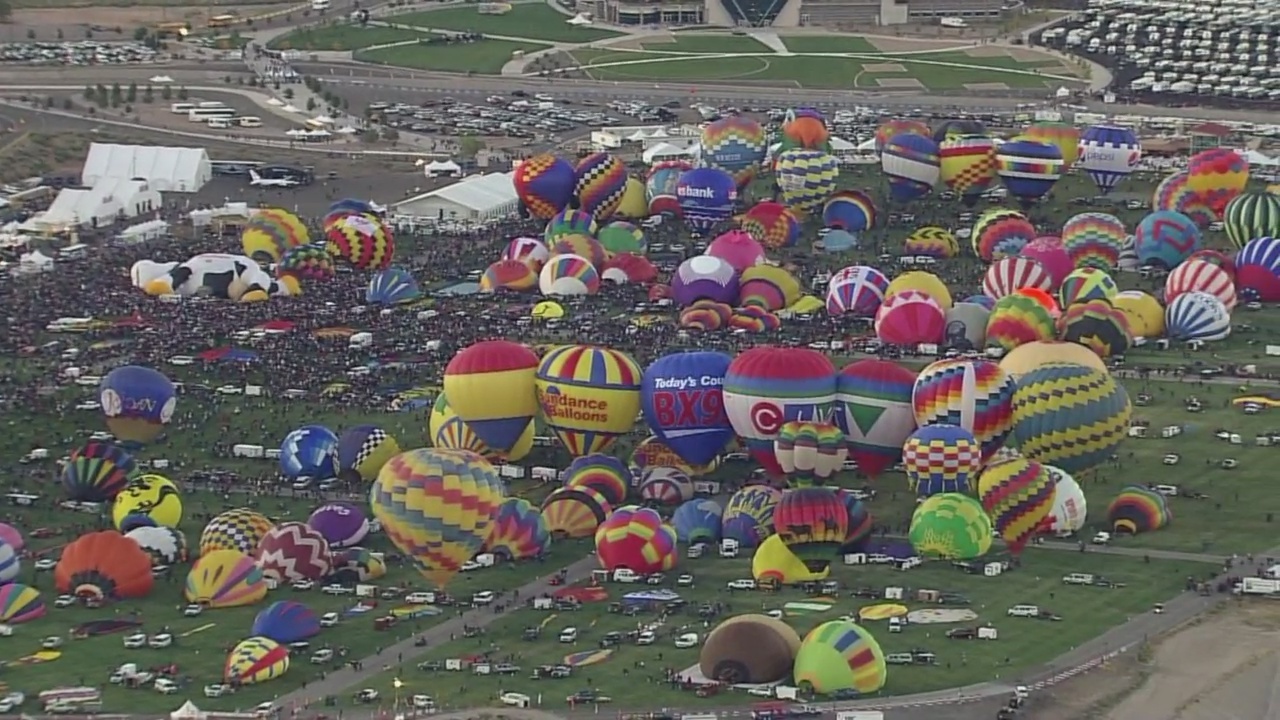 A_view_from_the_top__Balloon_Fiesta_and__1_20180921210332-846624080