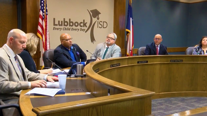 lisdSchoolBoard720_1541557747614.jpg