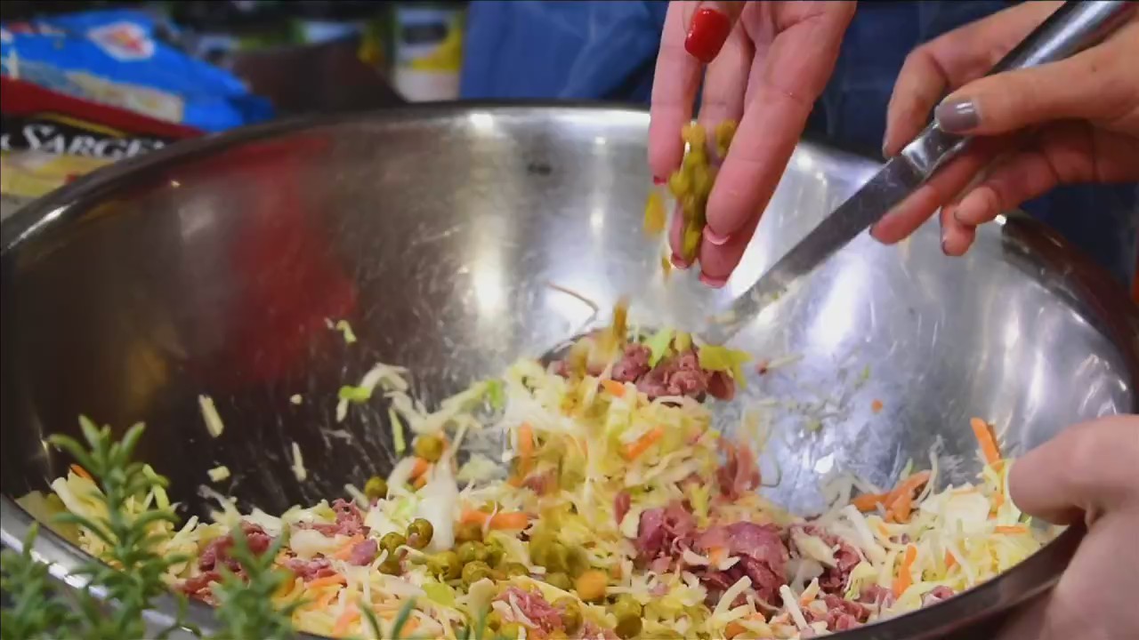 Kiss_The_Cook__Corned_Beef_and_Cabbage_S_9_20190308173923