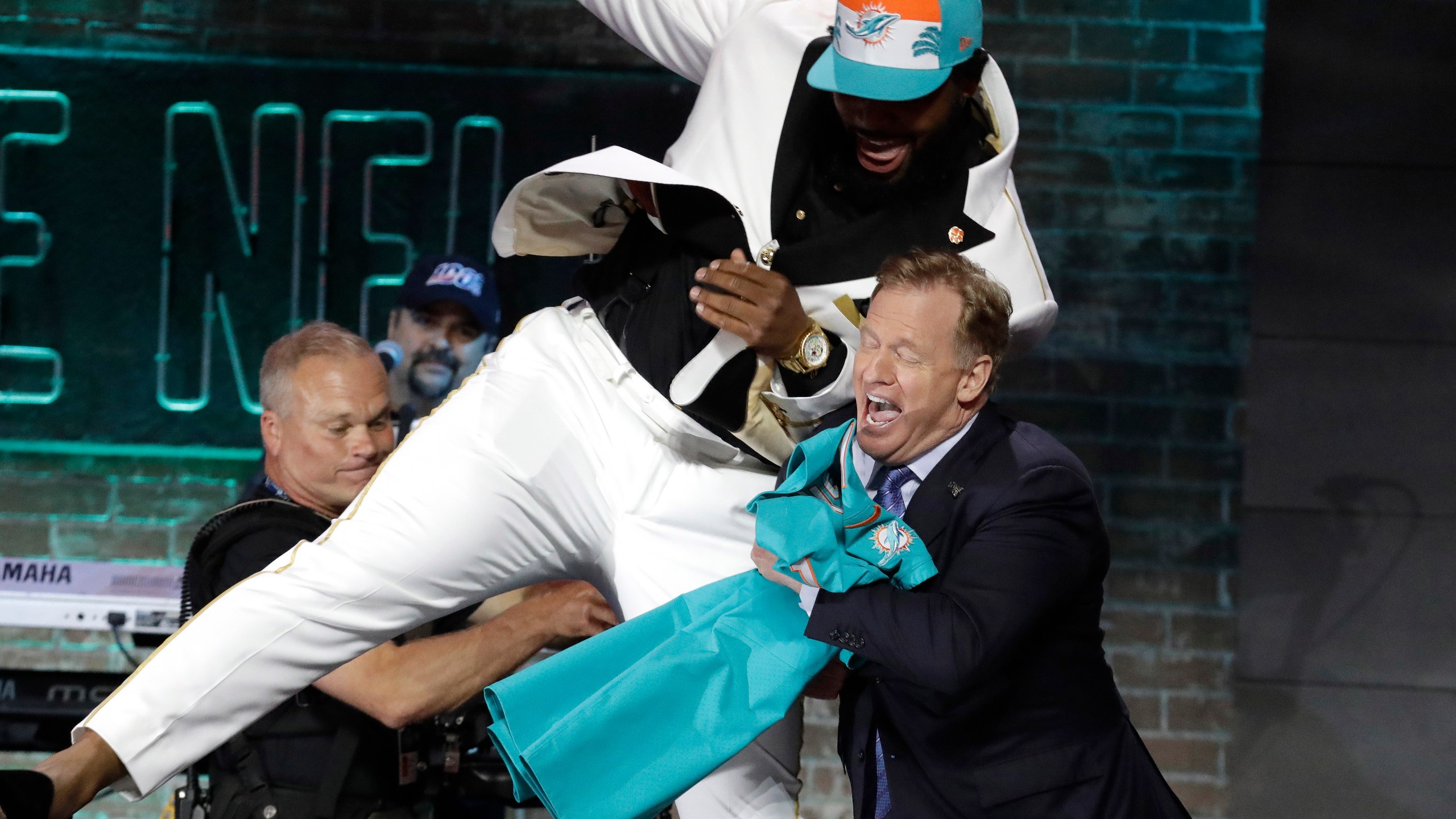 APTOPIX NFL Draft Football_1556252342985