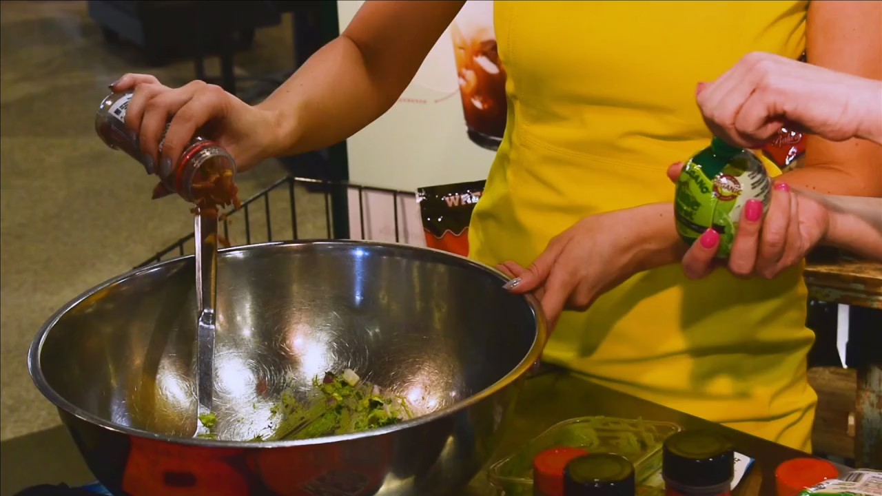 Kiss the Cook: Bacon and Queso Fresco Avocado Dip